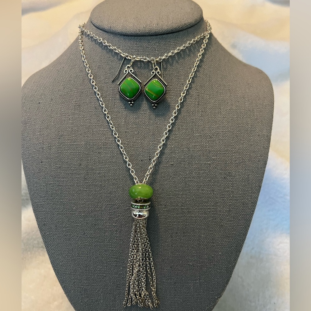 Sale Green Crackle Quartz Necklace and Gaspite Earrings